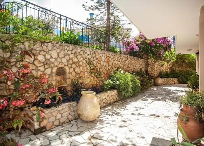 Apartahotel Agathaggelos 3*